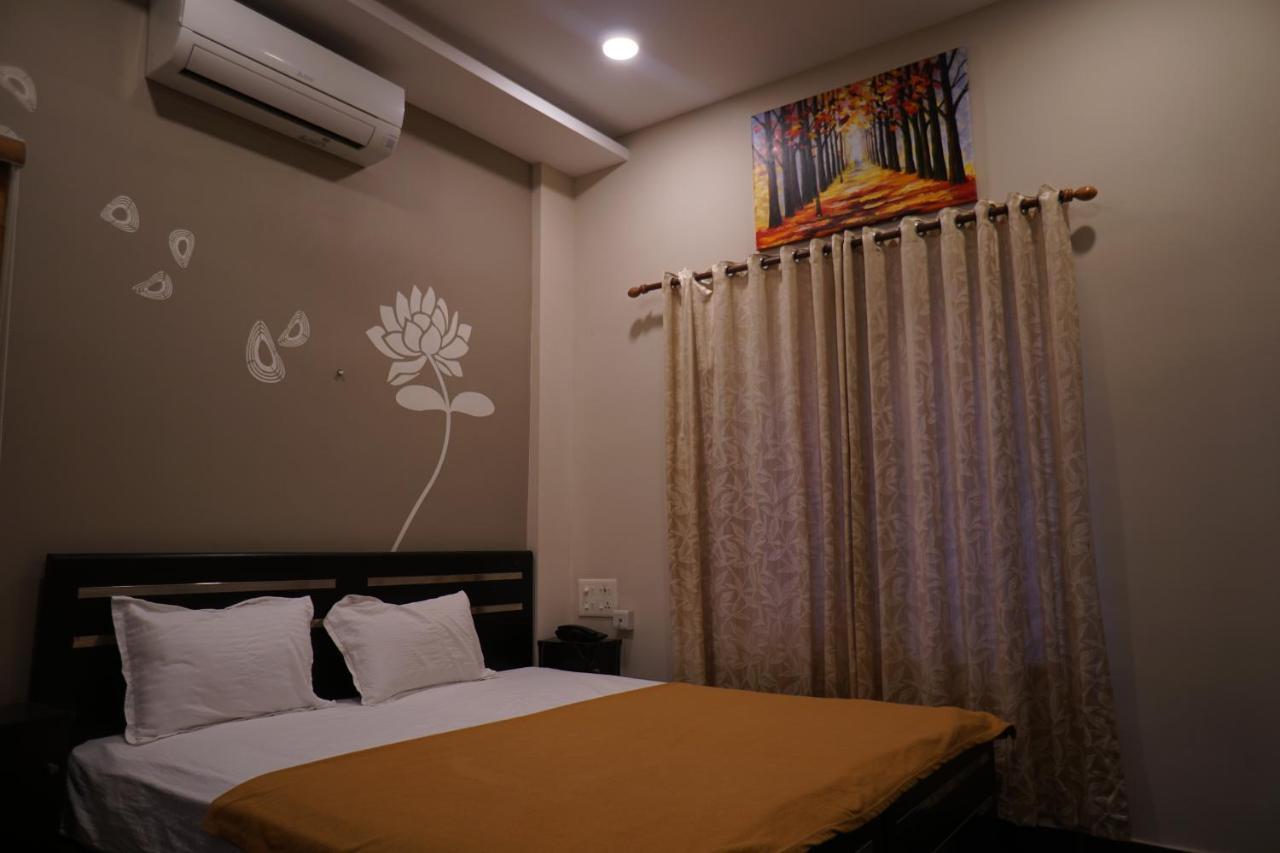 Metro Residency Hotell Kochi Eksteriør bilde