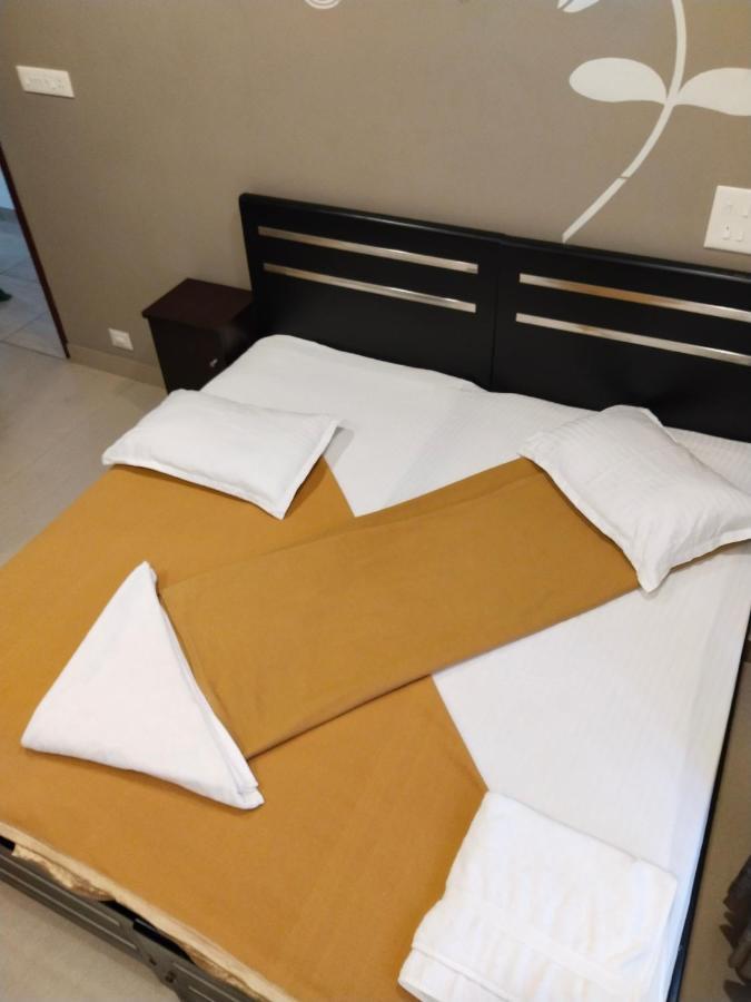 Metro Residency Hotell Kochi Eksteriør bilde