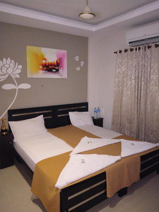 Metro Residency Hotell Kochi Eksteriør bilde