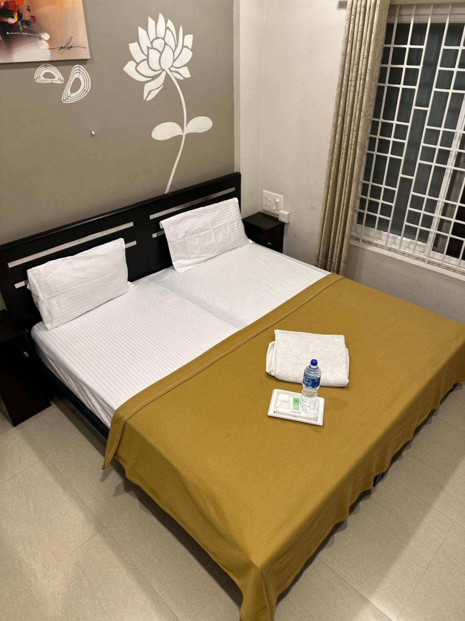 Metro Residency Hotell Kochi Eksteriør bilde
