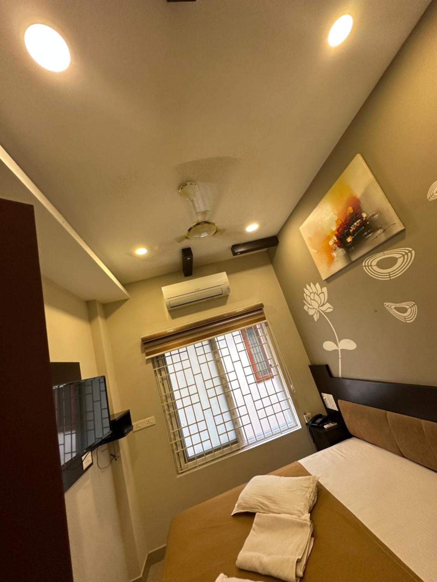 Metro Residency Hotell Kochi Eksteriør bilde
