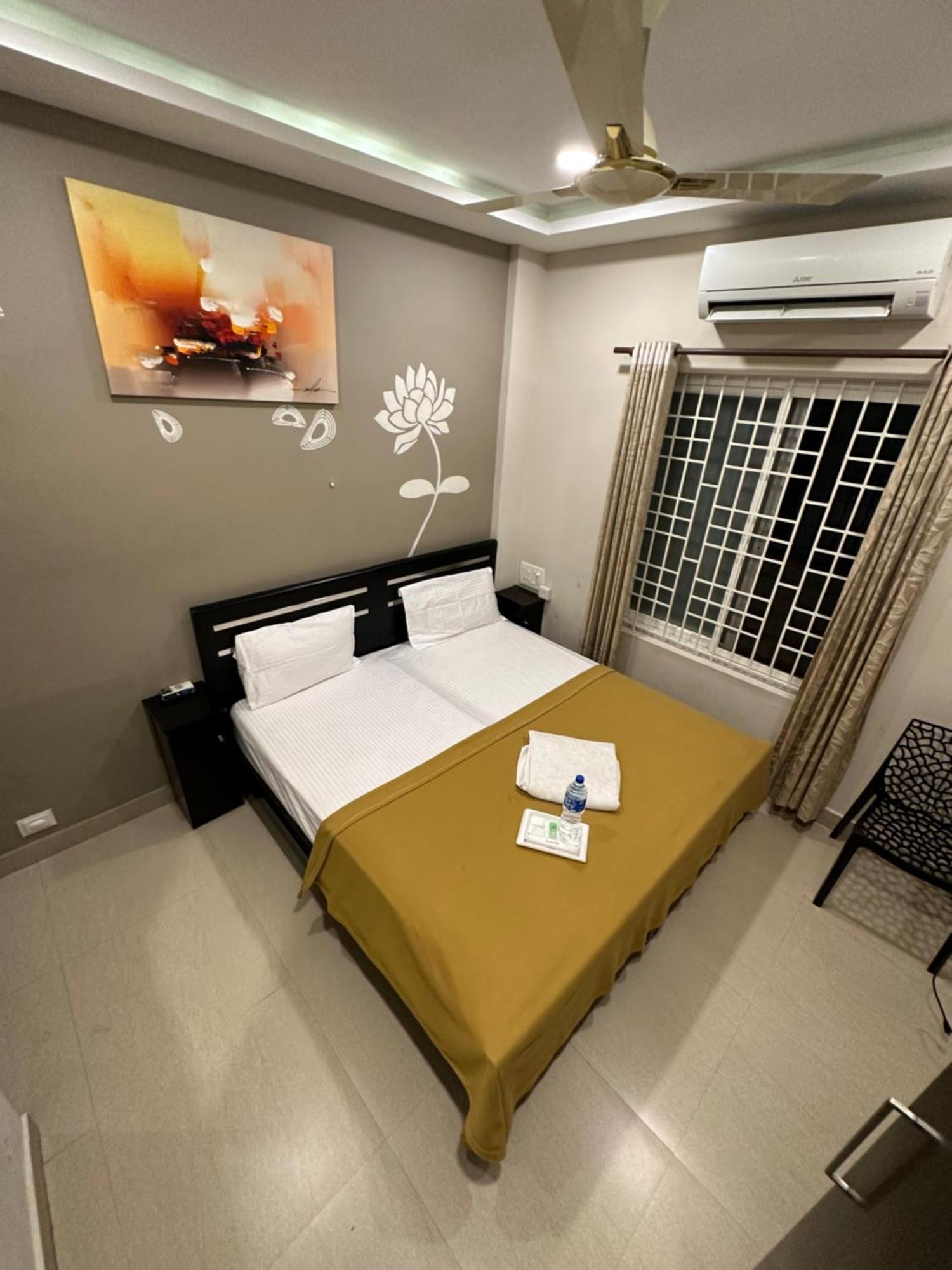 Metro Residency Hotell Kochi Eksteriør bilde