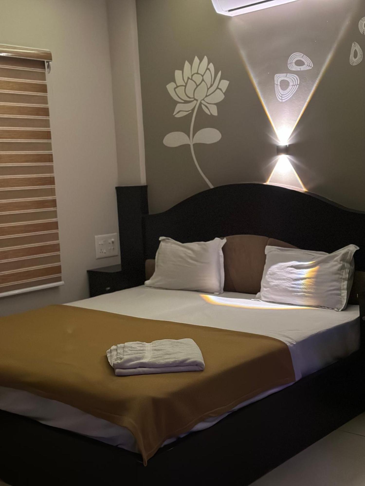 Metro Residency Hotell Kochi Eksteriør bilde
