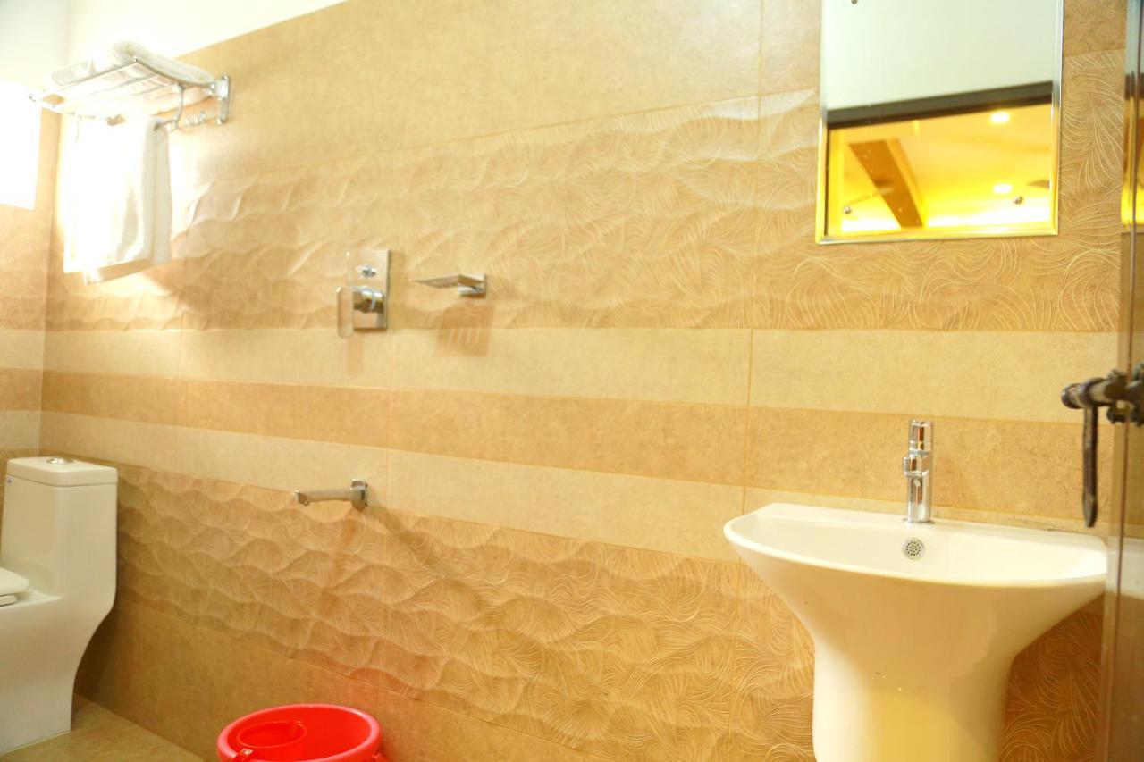 Metro Residency Hotell Kochi Eksteriør bilde