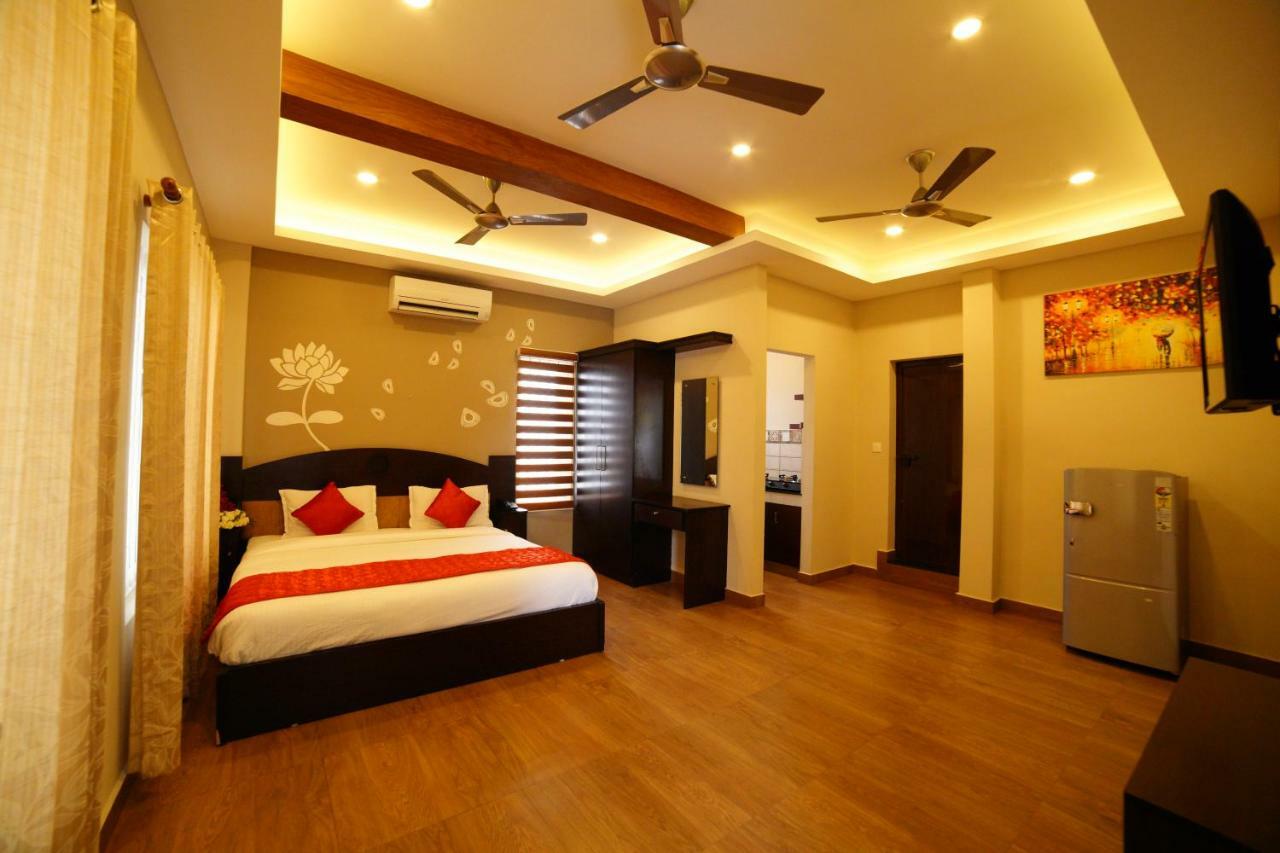 Metro Residency Hotell Kochi Eksteriør bilde